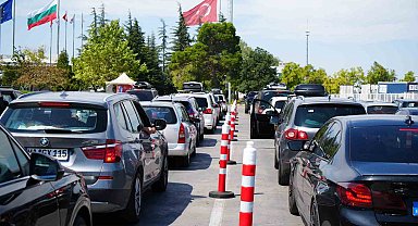 Kapıkule'de rekor: 3 milyon 814 bin 544 yolcu girişi ve çıkışı oldu