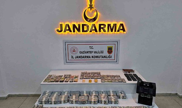 Kara para aklayan çeteye darbe: 2 milyon 336 bin dolar ele geçirildi