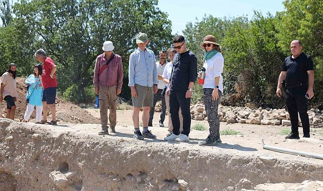Karacasu Kaymakamı Gündoğdu, Afrodisias'ta incelemelerde bulundu