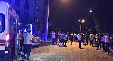 Kardeşler arasında çıkan kavgayı ayırmaya çalışan enişte bıçaklandı
