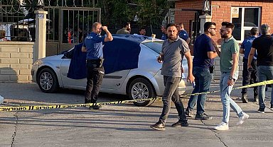 Karısını 30 bıçak darbesiyle öldürmesine oğlu şahit olmuş