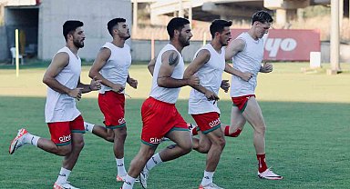 Karşıyaka'da 15 oyuncu gitti, 10 oyuncu geldi