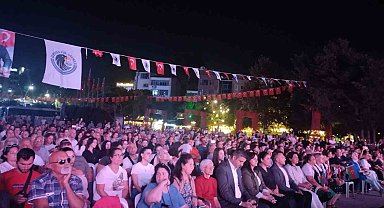 Kartal'da 3. Uluslararası Halk Oyunları Festivali Başladı