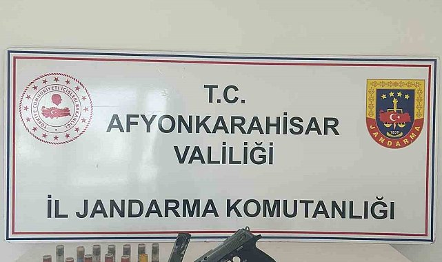 Kasten yaralama şüphelisi ruhsatsız tabanca ve bıçakla yakalandı