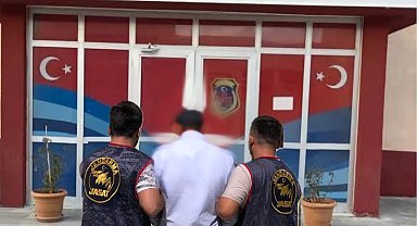 Katil zanlısı sahte kimlik ve tabancayla saklandığı yerde yakalandı