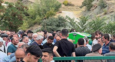 Kayboldukları denizde 5 gün sonra cansız bedenleri bulunan kadınlar toprağa verildi