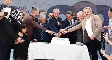 Kayseri Teşkilatı AK Parti'nin 23. kuruluş yıl dönümünü kutladı