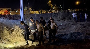 Kediyi kurtarmak isterken düştüğü derede mahsur kaldı