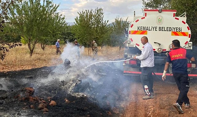 Kemaliye'nin 3 köyünde örtü yangını söndürüldü
