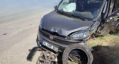 Keşan'da hafif ticari araç ile otomobilin çarpıştığı kazada 6 kişi yaralandı