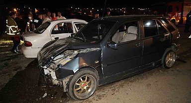 Kırıkkale'de iki otomobil çarpıştı: 3 yaralı
