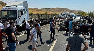 Kızının düğününe giden anne ve babanın geriye davetiyedeki isimleri kaldı