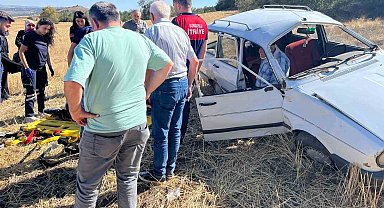 Kontrolden çıkan otomobil tarlaya uçtu: 2 yaralı