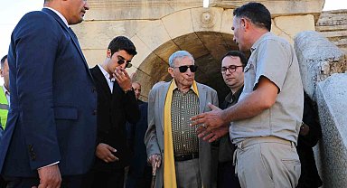 Konuralp antik tiyatrosu usta tiyatrocuyu ağırladı