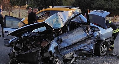 Konya'da tır ile çarpışan otomobildeki 2 kişi hayatını kaybetti