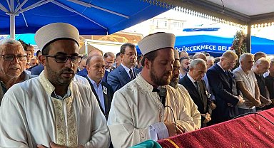 Küçükçekmece Belediye Başkanı Çebi'nin annesi son yolculuğuna uğurlandı