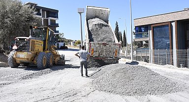 Kuşadası Belediyesi yol yapım çalışmalarını sürdürüyor