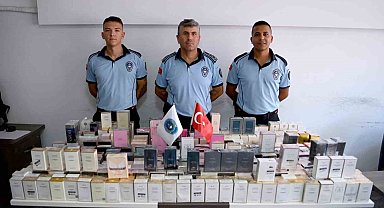 Kuşadası'nda insan sağlığını tehdit eden sahte parfümler imha edildi