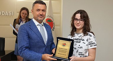 Lise ve üniversite sınavlarında dereceye giren öğrenciler ödüllendirildi