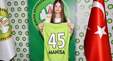 Manisa BBSK Cemre Güneş'i renklerine bağladı