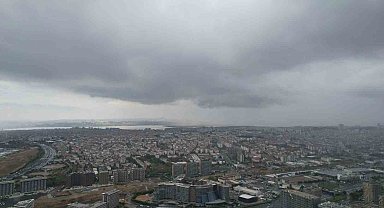 Mega kentin semalarına yağmur bulutları böyle geldi