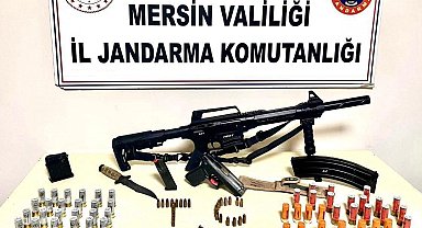Mersin'de aranan şahıs dolap görünümlü gizli bölmede yakalandı