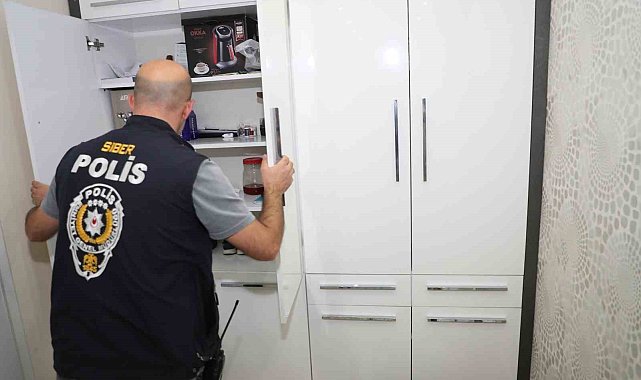 Mersin'de müstehcen yayın operasyonu: 10 şüpheli yakalandı