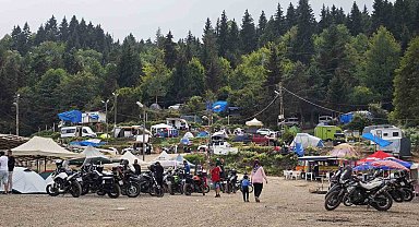 Motosiklet tutkunları Kafkasör Yaylası'nda bir araya geldi