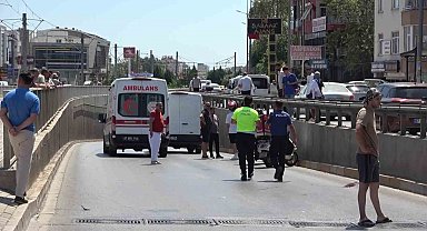 Motosiklet yayaya çarptı, o anlar güvenlik kamerasında