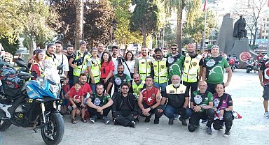 Mudanya'da motosikletlilerden '30 Ağustos" korteji