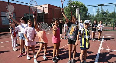 Nilüfer Yaz Spor Okulları'na 7 bin 500 öğrenci katıldı