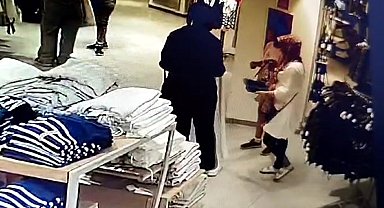 Nissara AVM'de hırsızlık kamerada