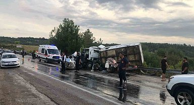 Osmaniye'de kamyonet ile otomobil çarpıştı: 2 ölü, 3 yaralı