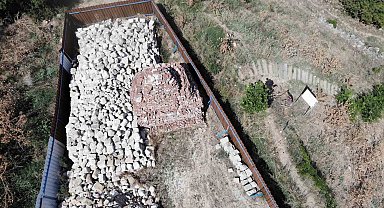Osmanlı'nın ilk imareti olan Orhan Gazi İmareti'nin yapı taşları otoparka terk edildi