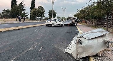 Otomobil, çöp konteynerine çarparak takla attı: 1 yaralı