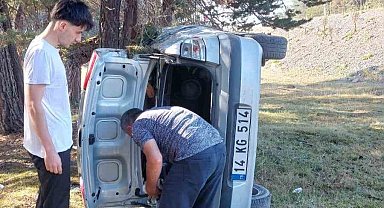 Otomobil yoldan çıkarak takla attı: 1 ölü, 2 yaralı