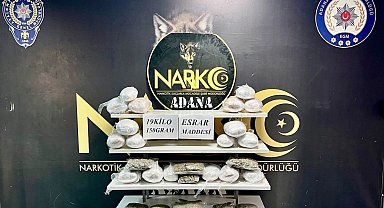 Otomobildeki bavulda 19 kilo 150 gram esrar çıktı