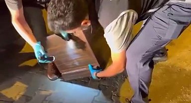 Özel bölmelere gizli silah ve tüfek ele geçirildi