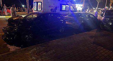 Park halindeki araçlara çarptı: 1 yaralı
