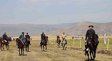 Rahvan At Yarışı final koşuları, sağanak ve dolu sebebiyle ertelendi