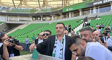 Sakaryaspor Kulüp Başkanı İn, görevinden istifa ettiğini duyurdu