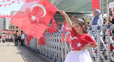 Şanlıurfa'da Zafer Bayramı coşkusu