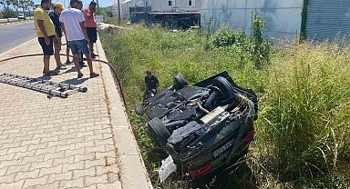 Şarampole uçan otomobildeki 2 kişi yaralı olarak kurtarıldı