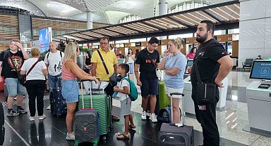 Seferleri iptal edilen Karadağ yolcuları iki gündür İstanbul Havalimanı'nda bekliyor