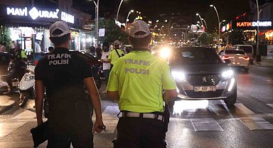 Şehrin en işlek caddesinde yüksek ses ve abart egzozla gezen araç sürücülerine ceza yağdı
