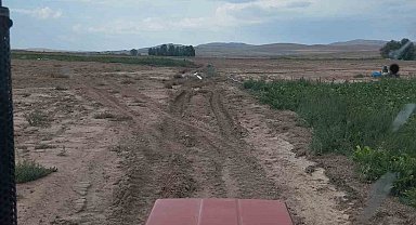Sel suları 200 dönümlük tarım alanını sildi süpürdü