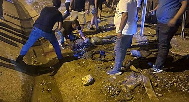 Siirt'te freni boşalan su tankeri devrildi: 2 yaralı