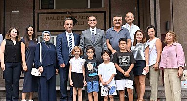 Şişli'de zil çalmadan okullar boyanıyor