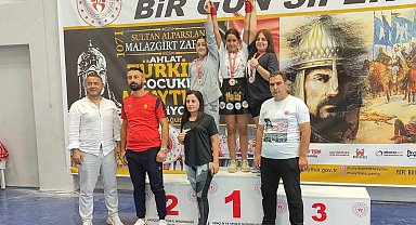Sporcu Özlem Yanak, Muaythaide birinci oldu