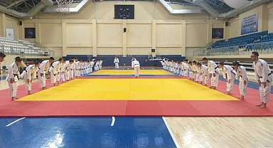 Sporcular ustalık derecelerini yükseltmek için eğitime başladı